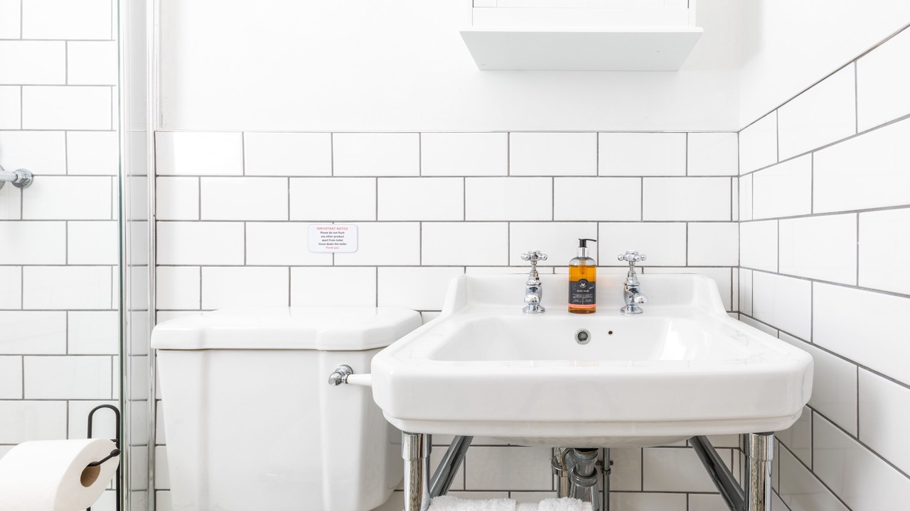 Photo of Bathroom in Pontcanna