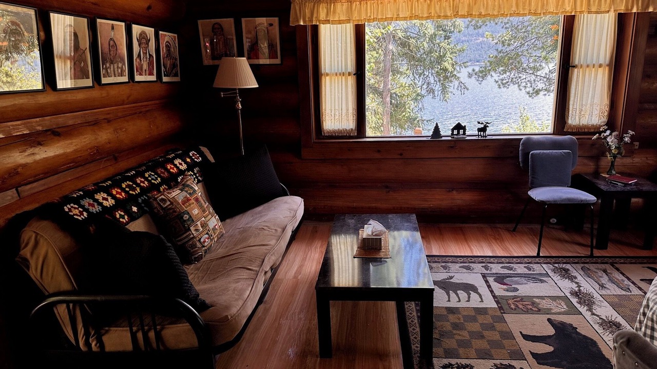 Photo of Livingroom in Kaslo