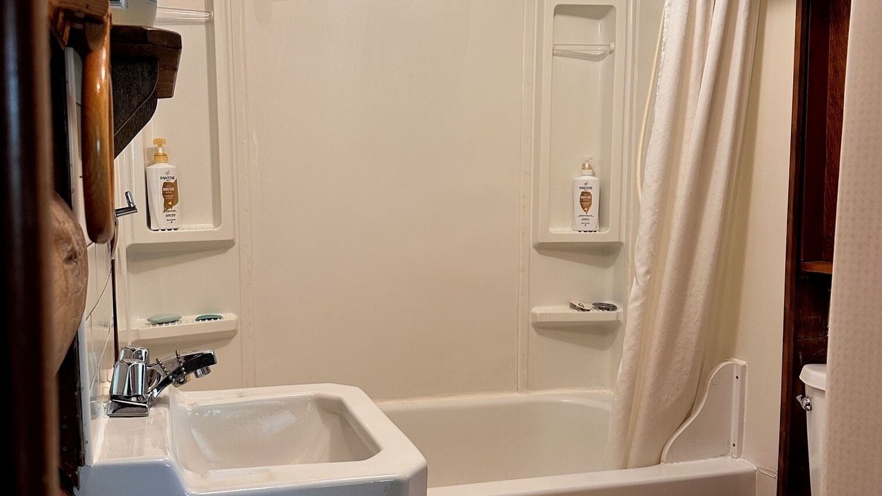 Photo of Bathroom in Kaslo