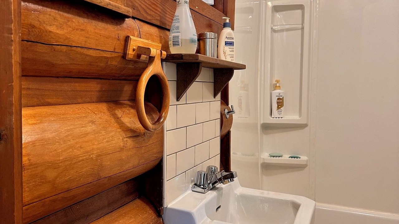 Photo of Bathroom in Kaslo