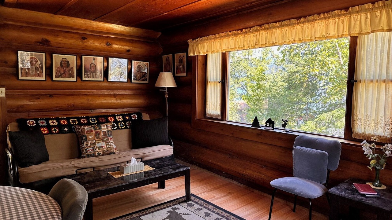 Photo of Livingroom in Kaslo