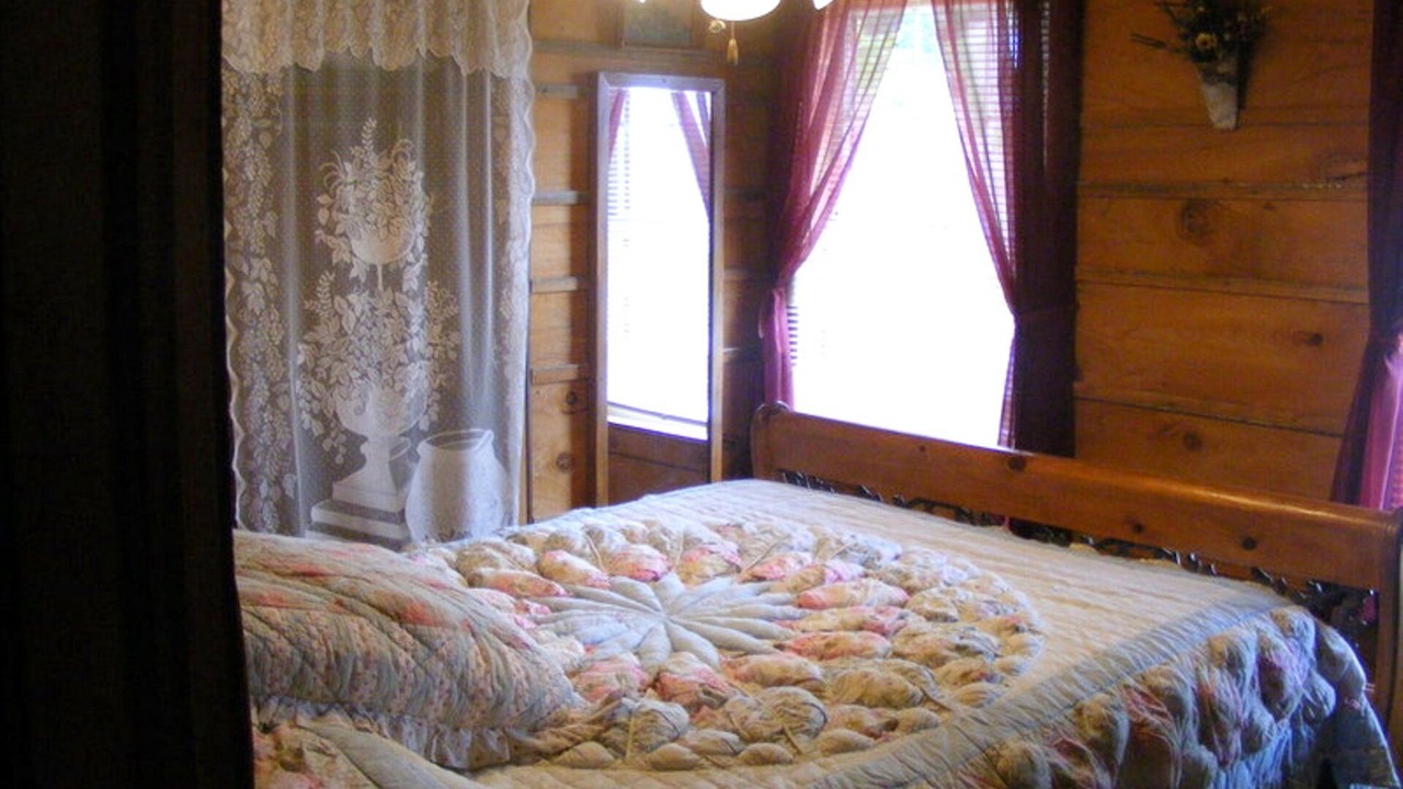 Photo of Bedroom in Hardy
