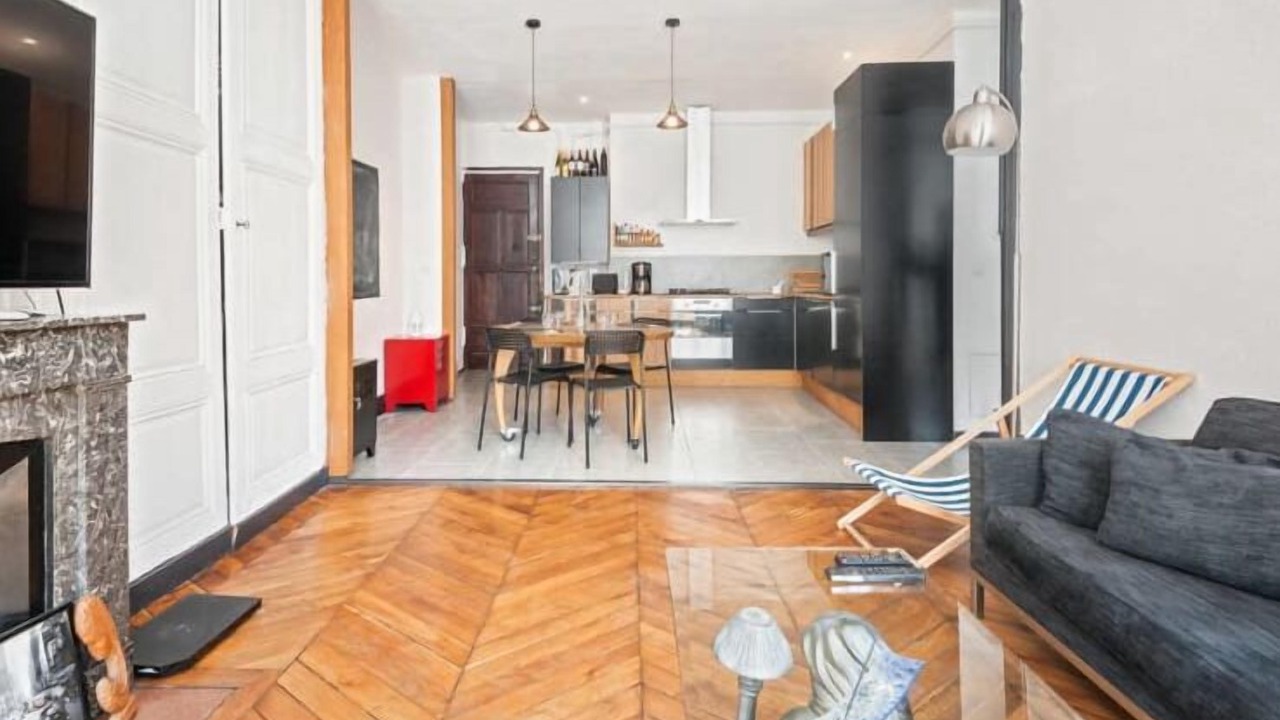 Photo of Livingroom in Voltaire - Saint Amour