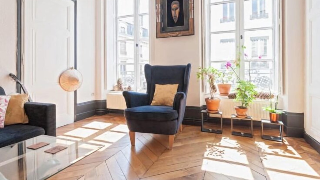 Photo of Livingroom in Voltaire - Saint Amour
