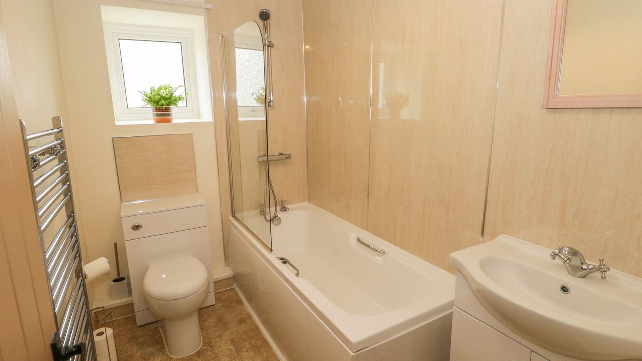 Photo of Bathroom in Cark