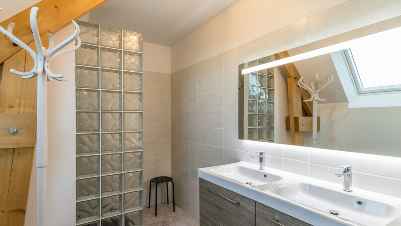 Photo of Bathroom in Saint-Vaast-la-Hougue
