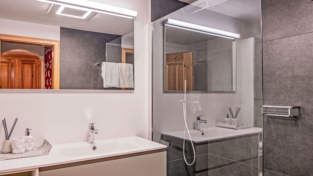 Photo of Bathroom in Surlej