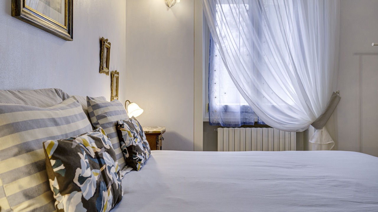 Photo of Bedroom in Toscolano Maderno