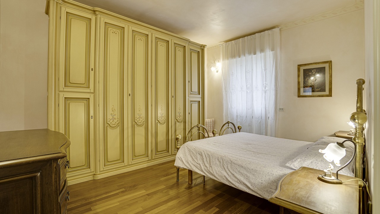 Photo of Bedroom in Toscolano Maderno