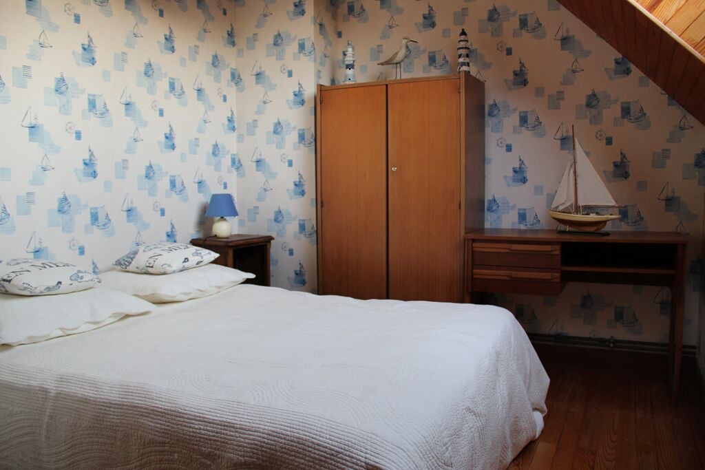 Photo of Bedroom in Larmor-Plage