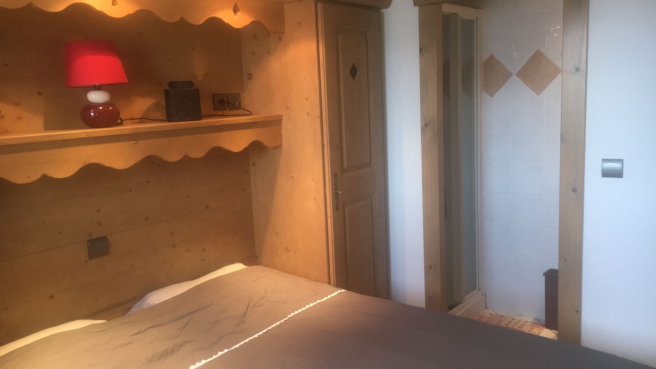 Photo of Bedroom in Arc-1800