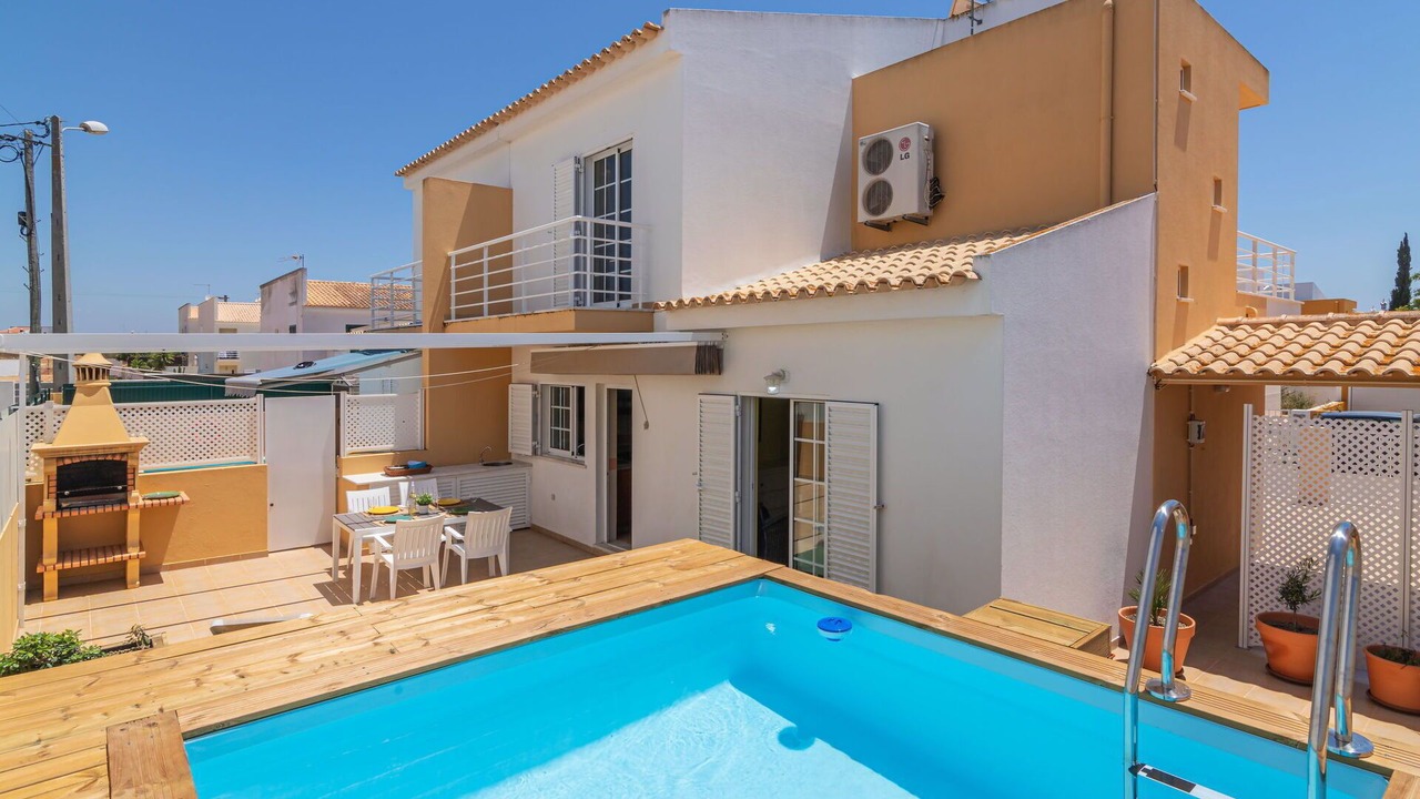 Photo of Outdoor in Pera