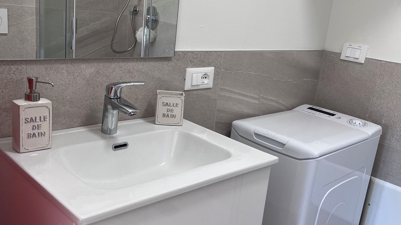 Photo of Bathroom in Costermano