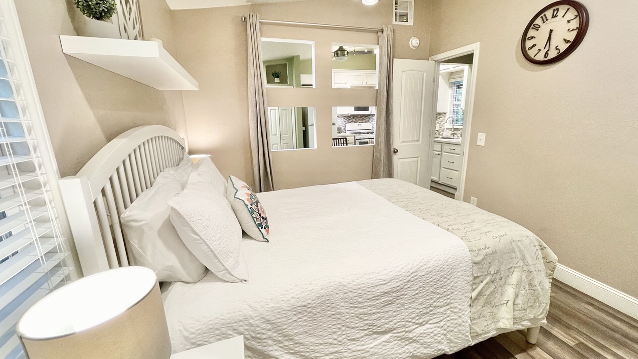 Photo of Bedroom in Forest City