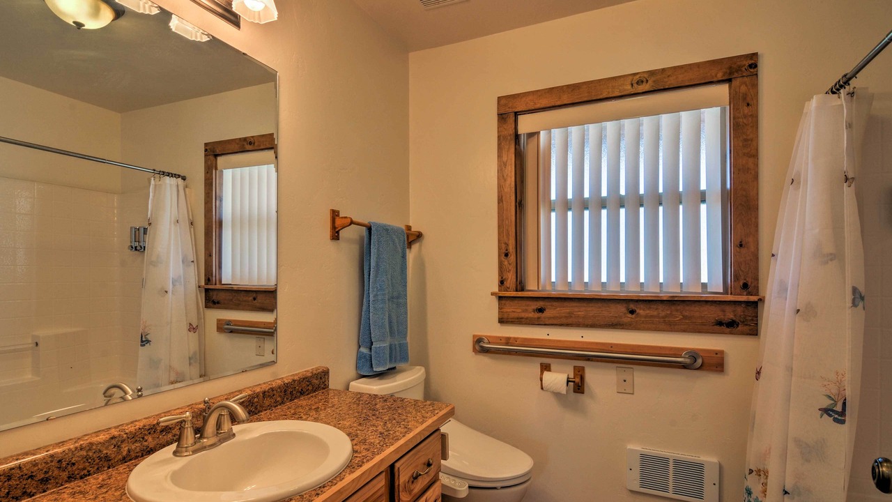 Photo of Bathroom in Henrieville