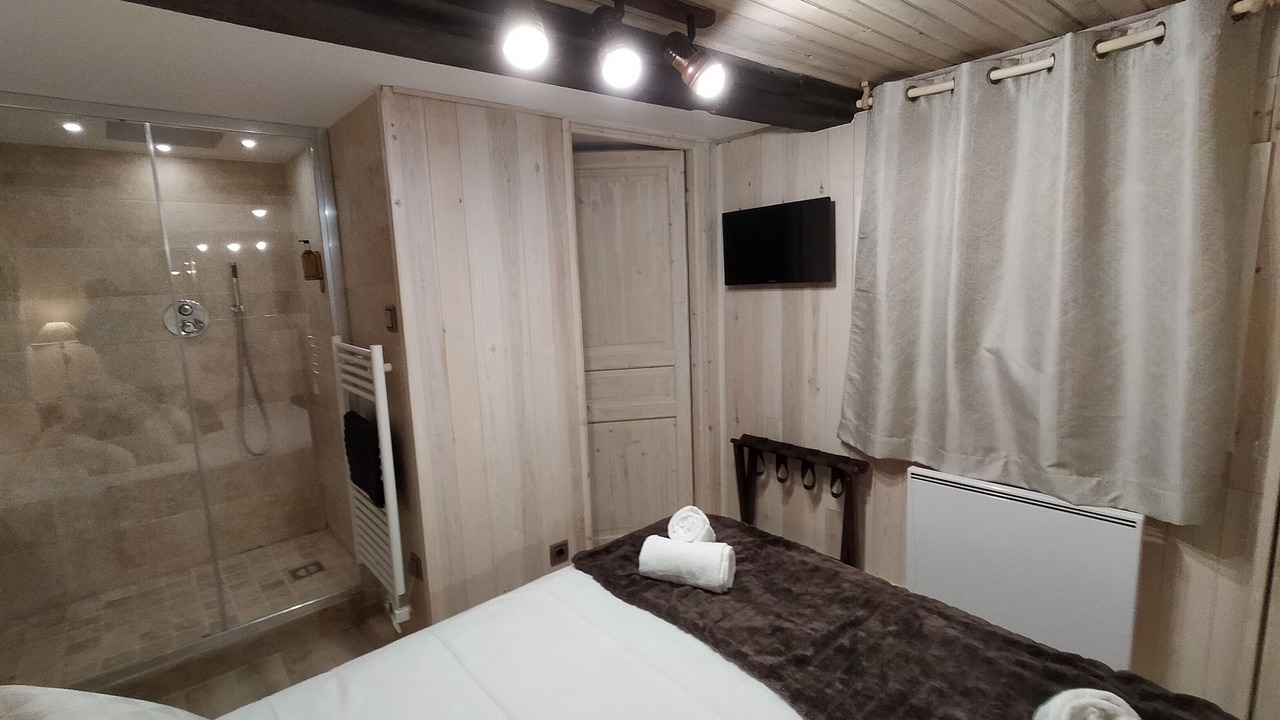 Photo of Bedroom in Pyrenees 2000