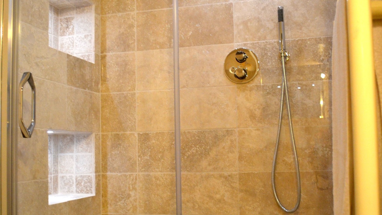 Photo of Bathroom in Pyrenees 2000