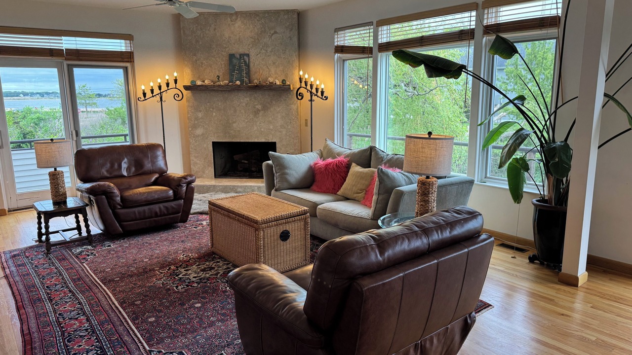 Photo of Livingroom in Guilford