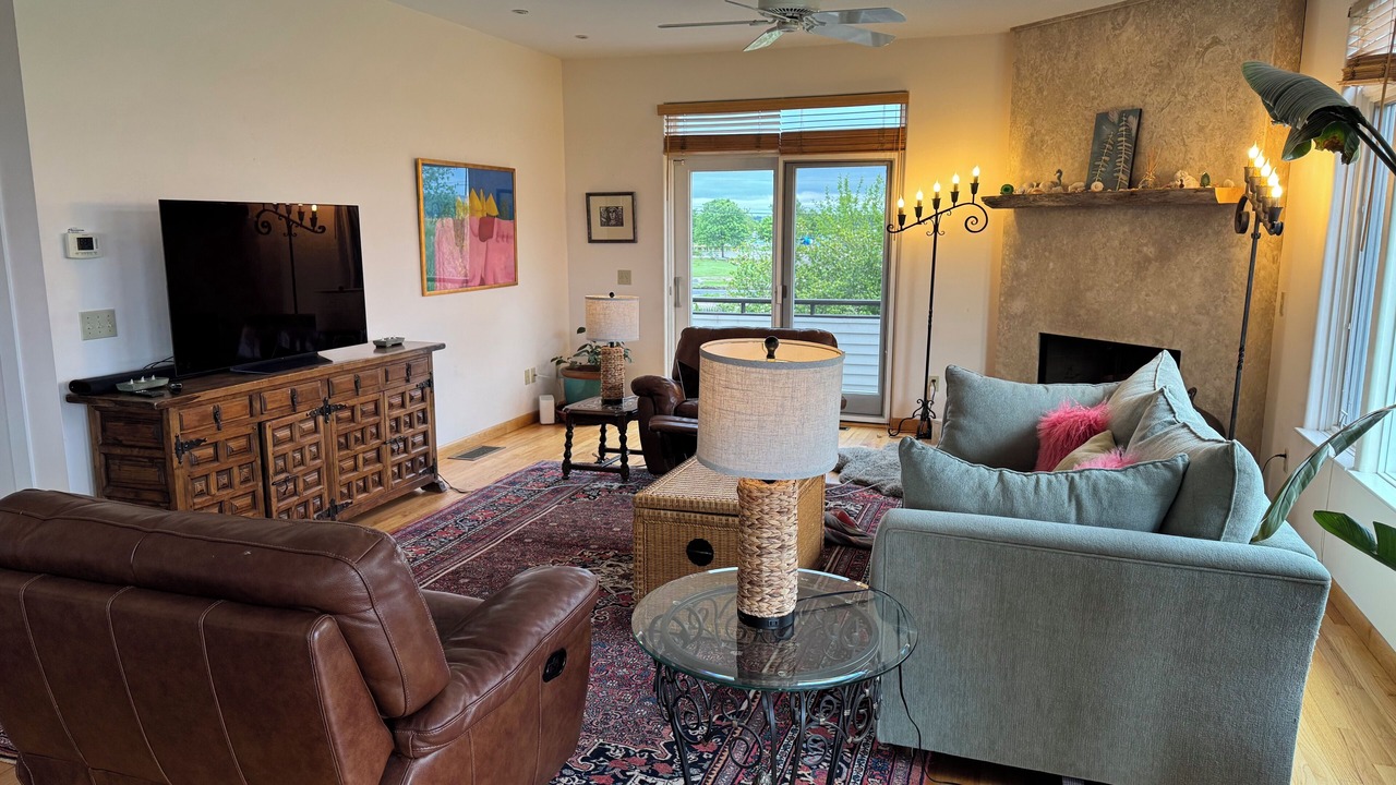 Photo of Livingroom in Guilford