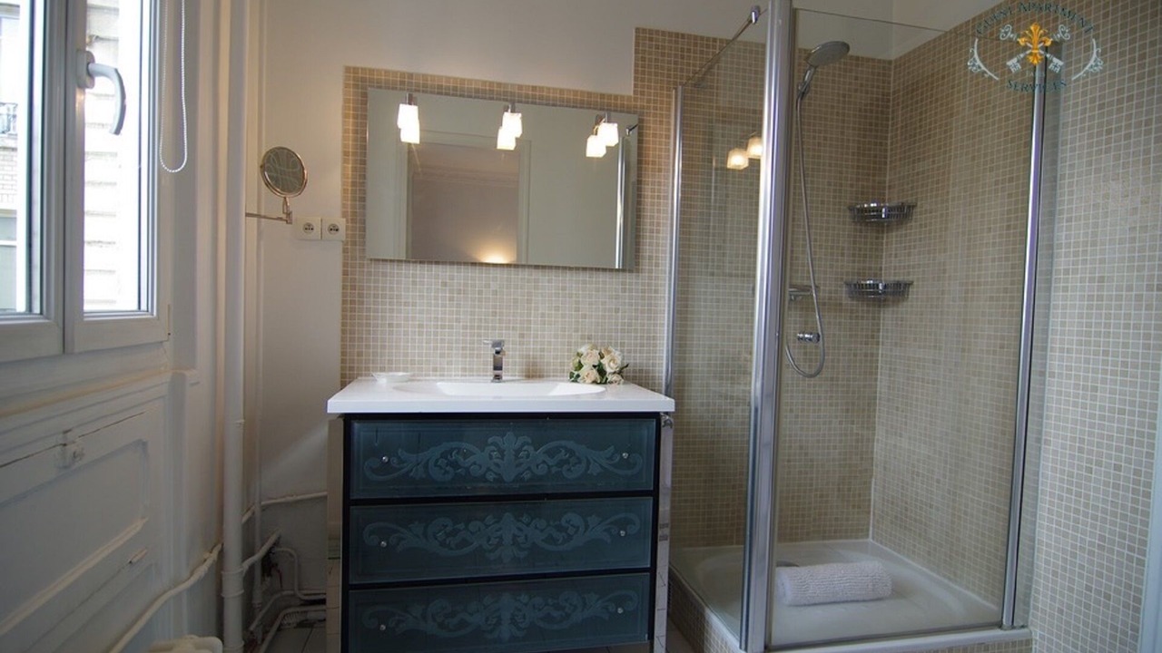 Photo of Bathroom in Quartier Saint-Ambroise
