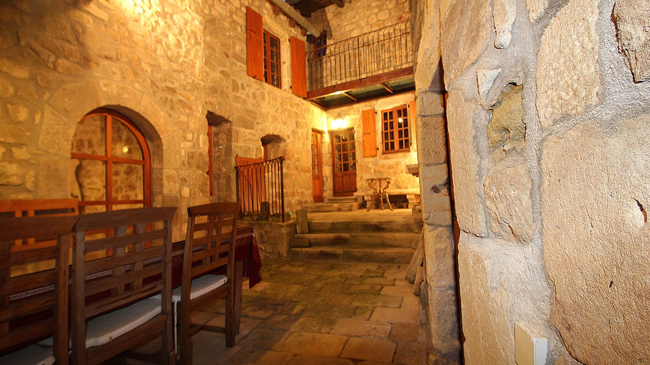 Photo of Patio Balcony in Saint-Michel-de-Boulogne