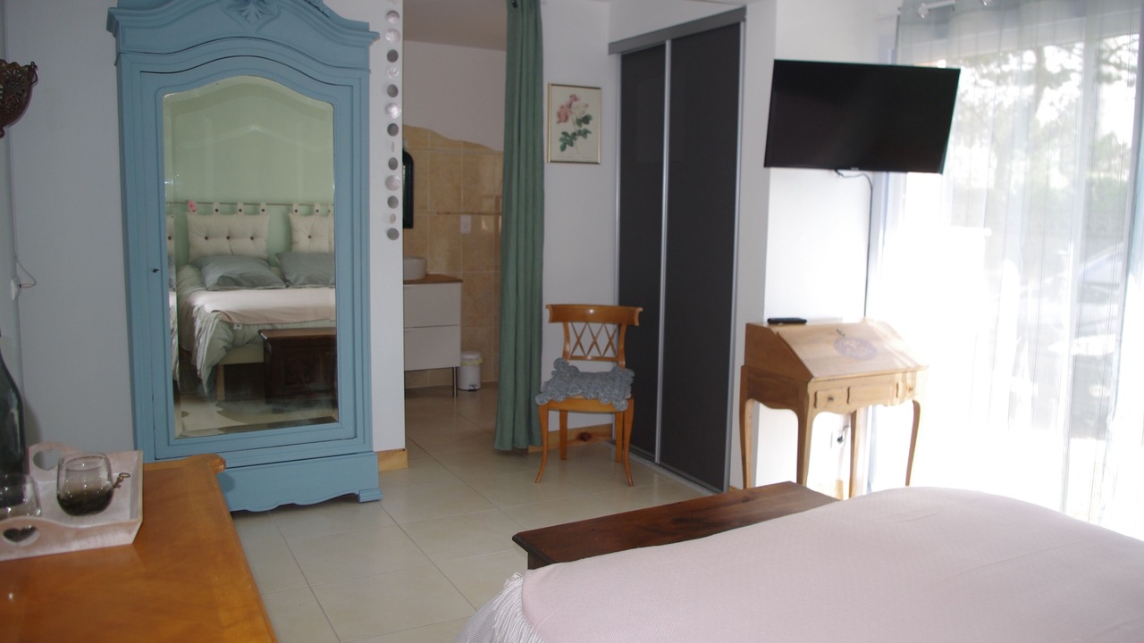 Photo of Bedroom in Portbail