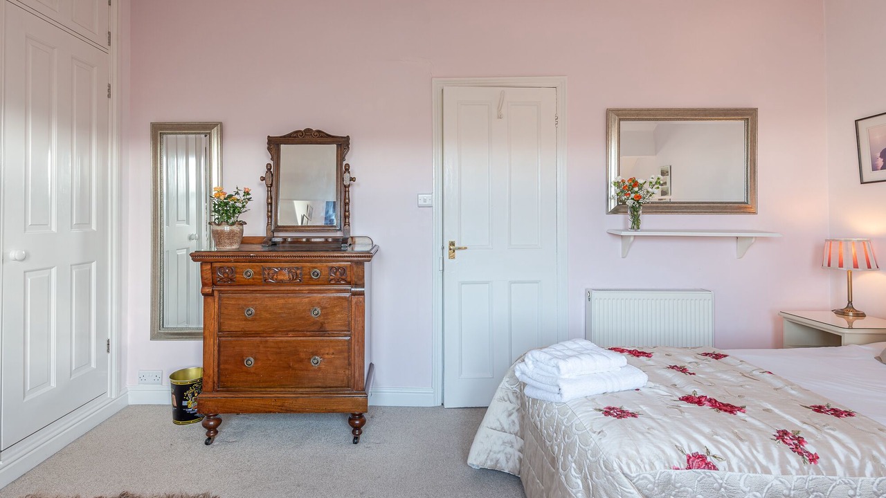 Photo of Bedroom in West Cliff