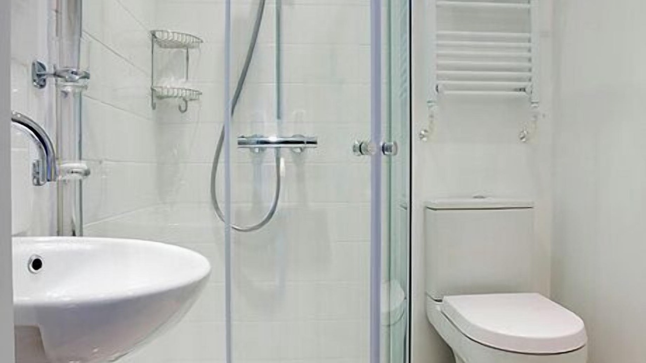 Photo of Bathroom in West Cliff