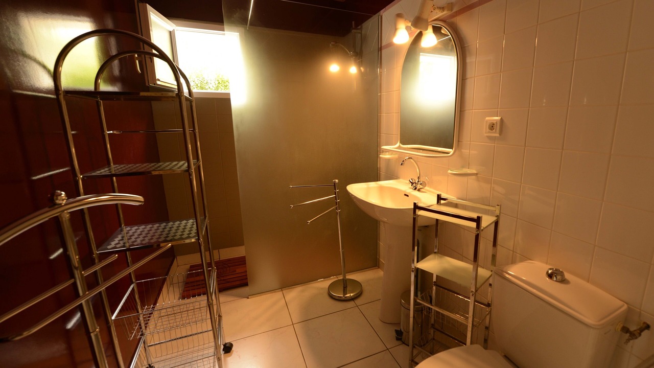 Photo of Bathroom in Les Chatelliers-Chateaumur