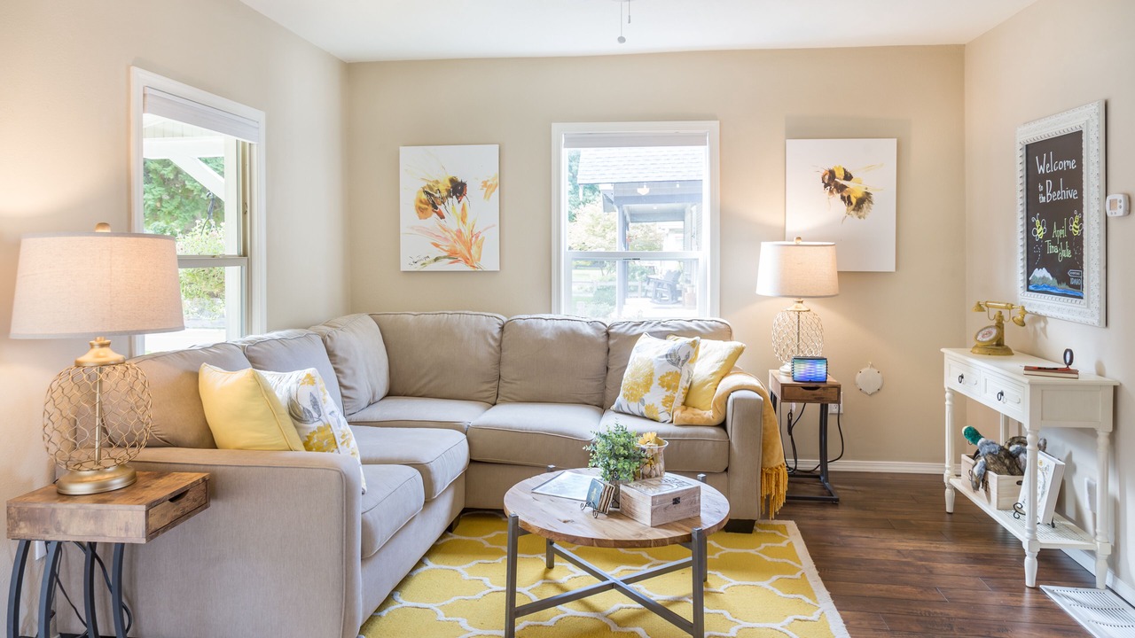Photo of Livingroom in South Perry District