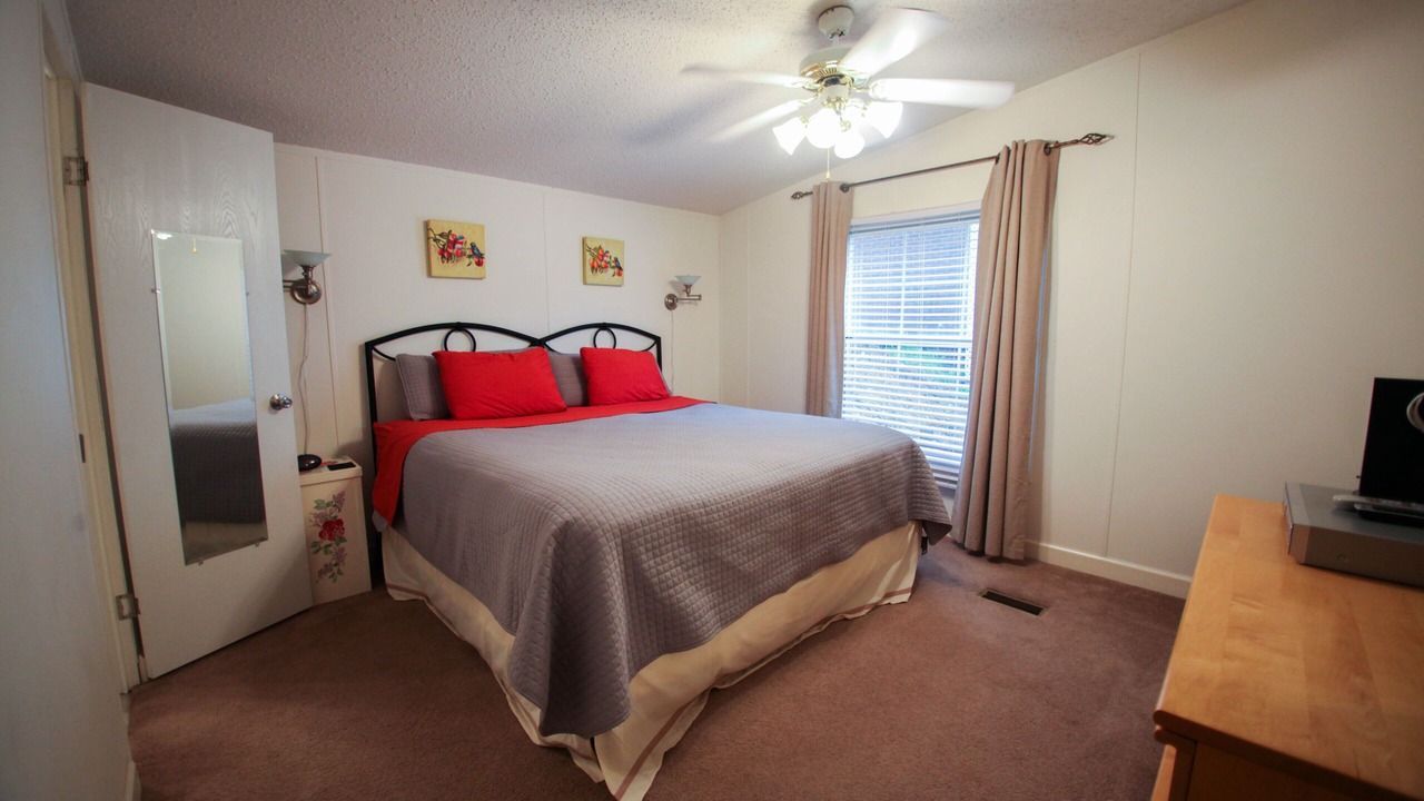Photo of Bedroom in Lewisburg