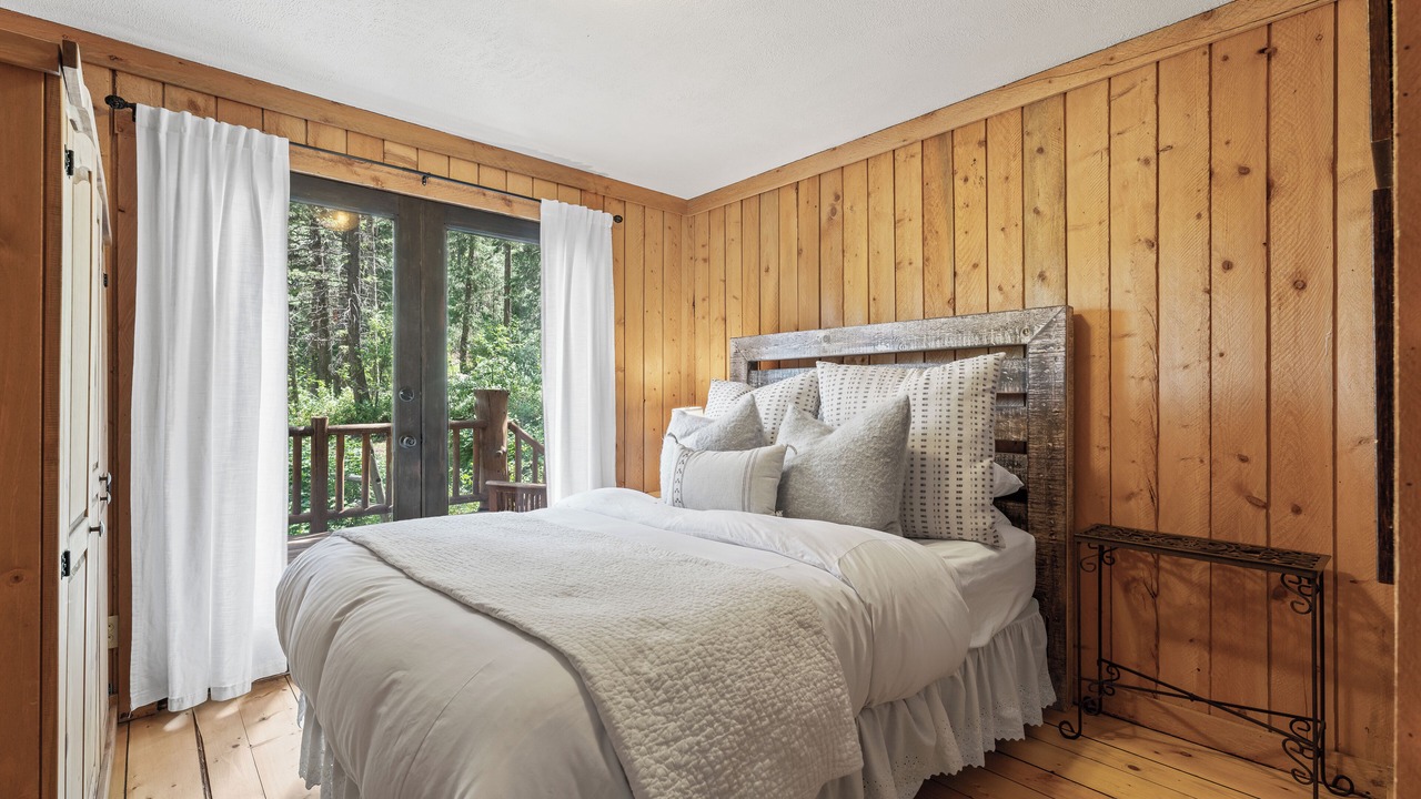 Photo of Bedroom in Sundance