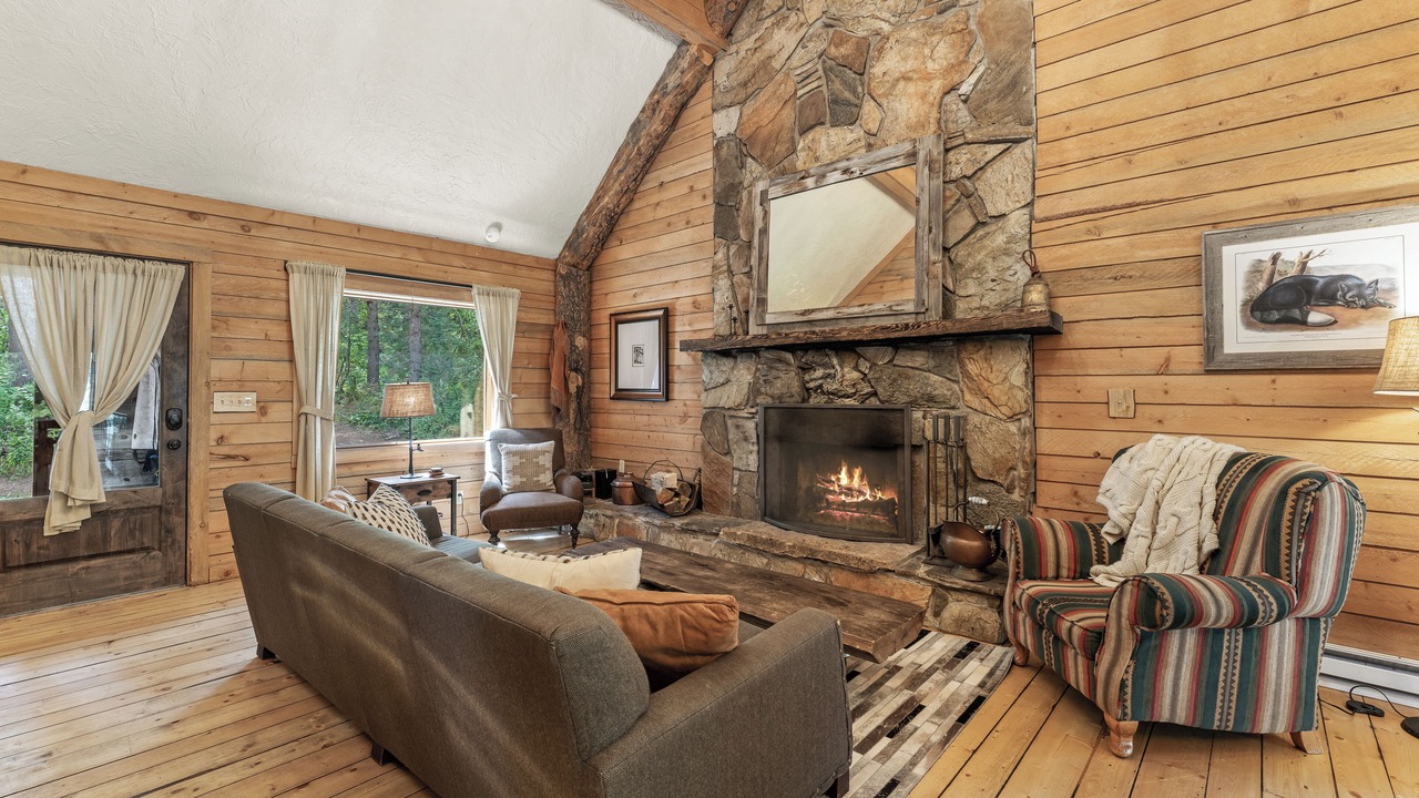 Photo of Livingroom in Sundance
