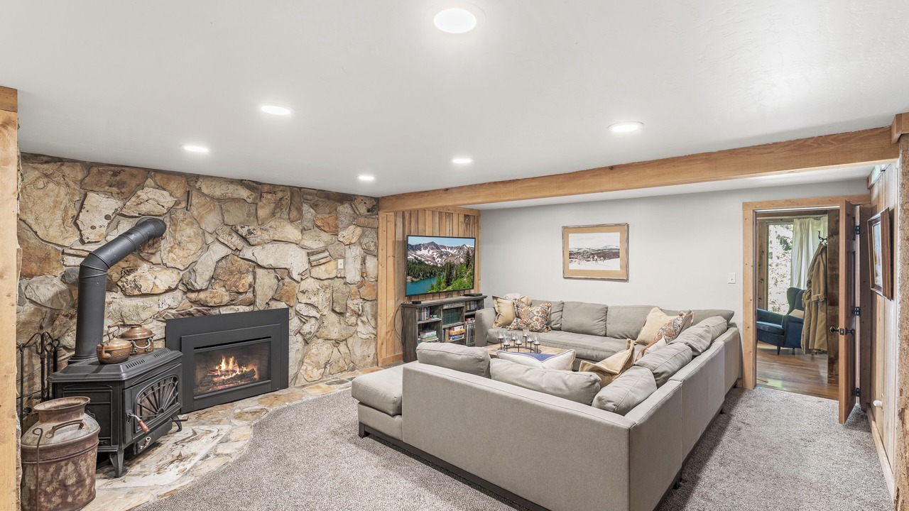Photo of Livingroom in Sundance