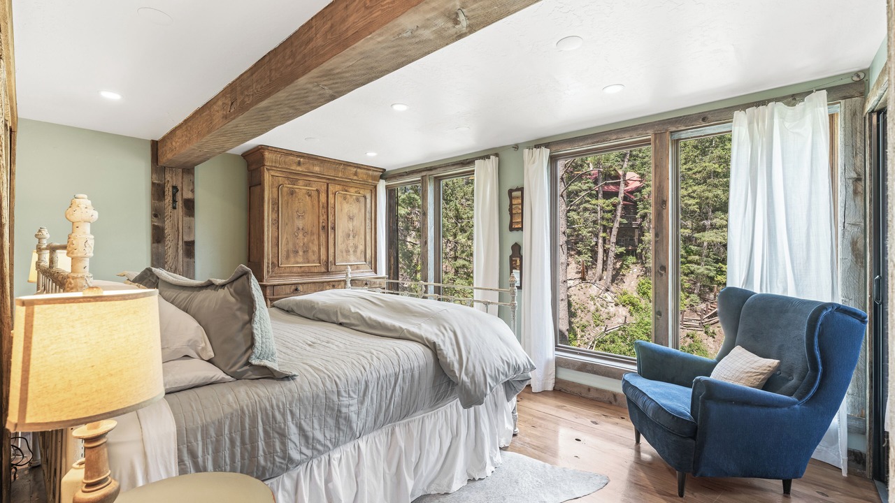 Photo of Bedroom in Sundance