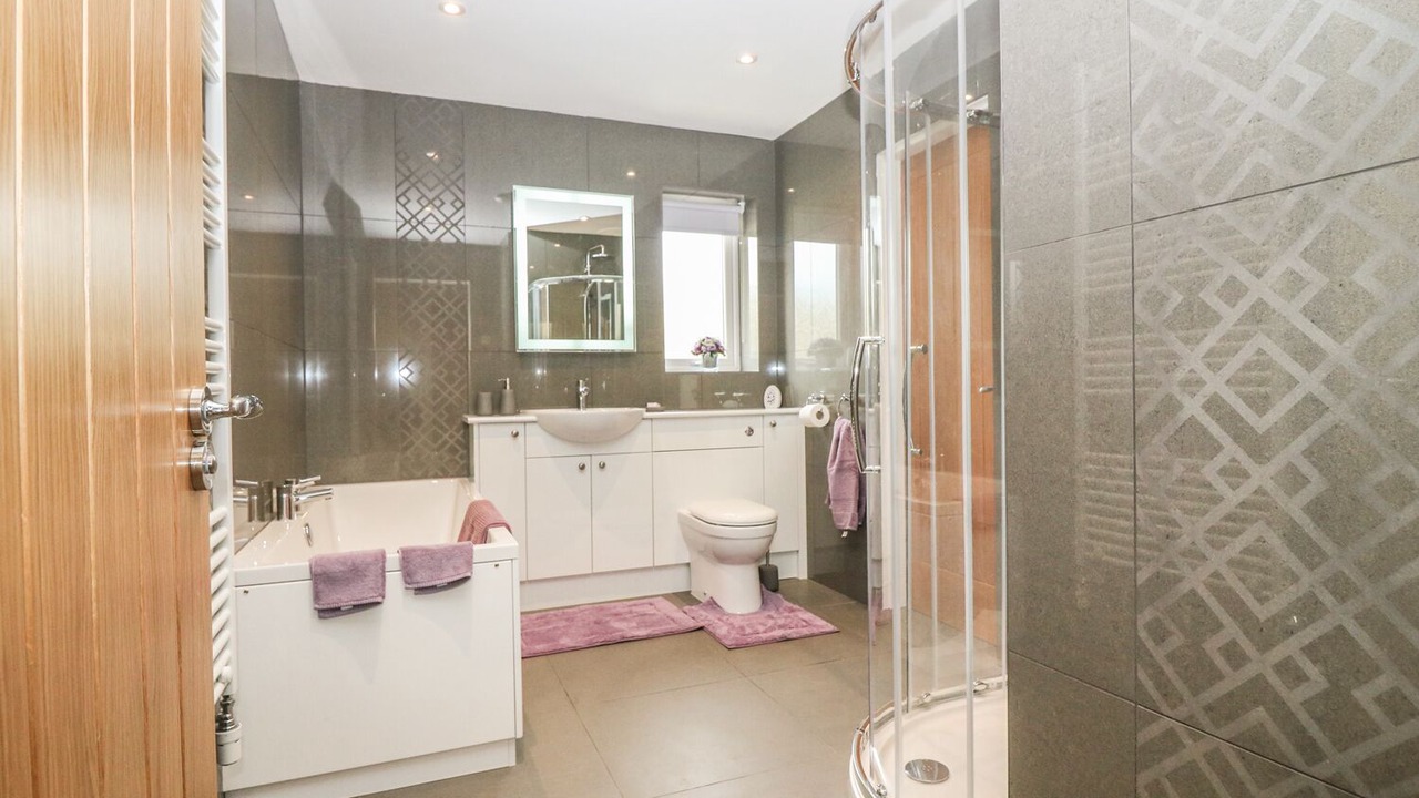 Photo of Bathroom in Eyre