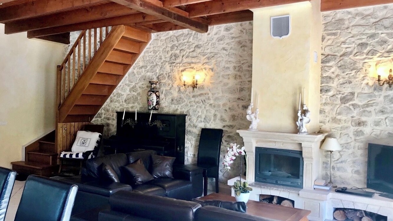 Photo of Livingroom in Saint-Christoly-de-Blaye