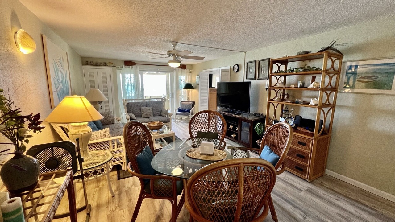 Photo of Livingroom in Estate Golden Rock
