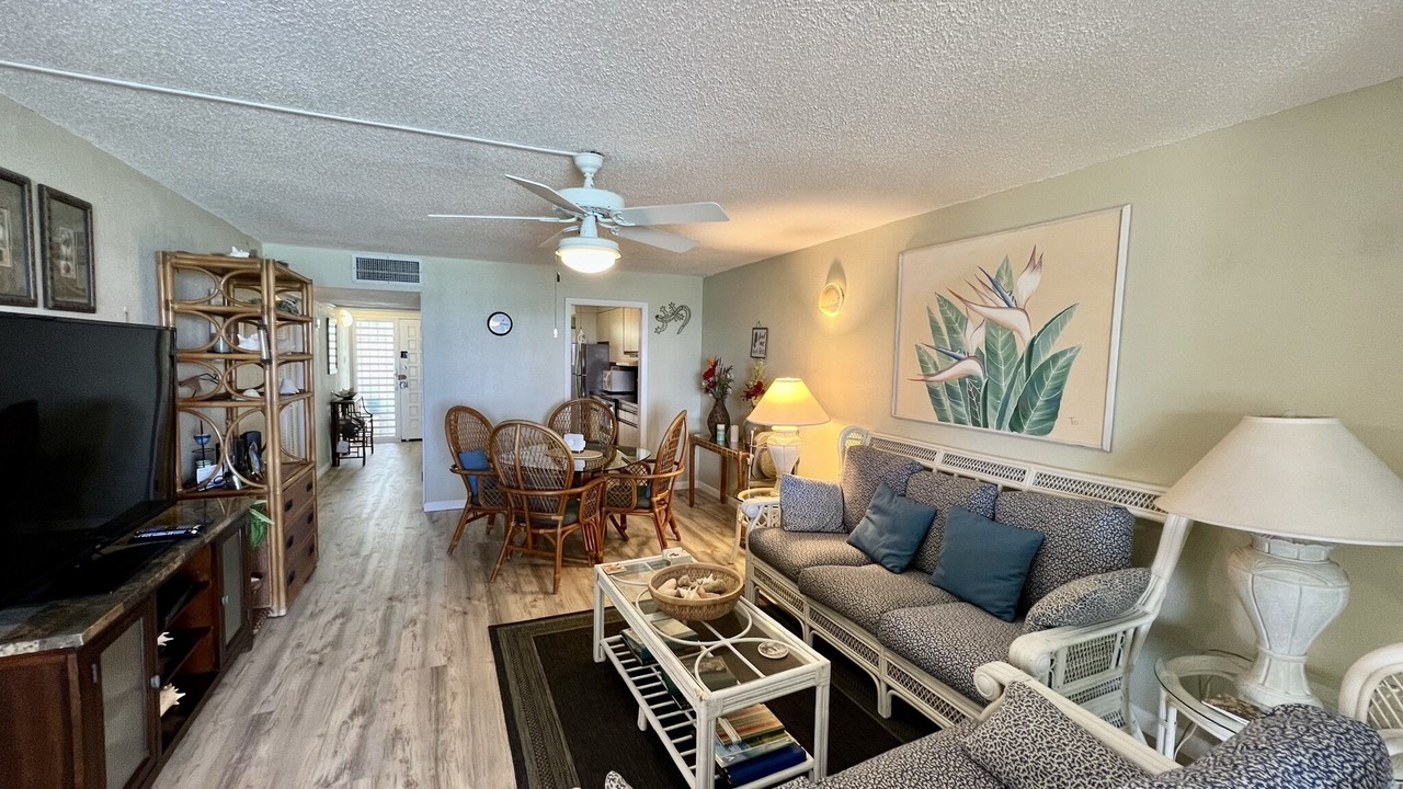 Photo of Livingroom in Estate Golden Rock