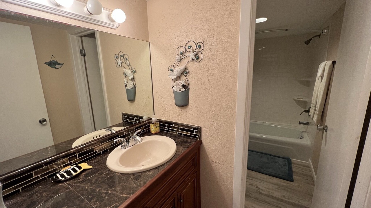 Photo of Bathroom in Estate Golden Rock