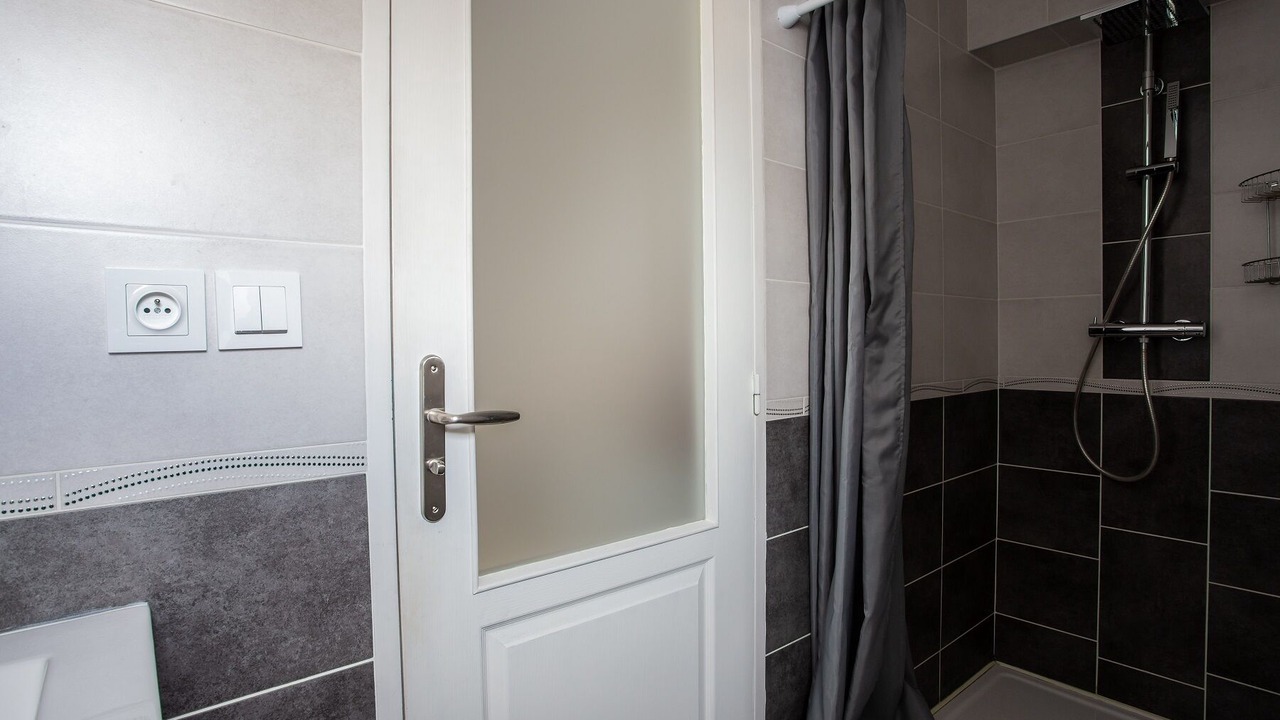Photo of Bathroom in Embrun