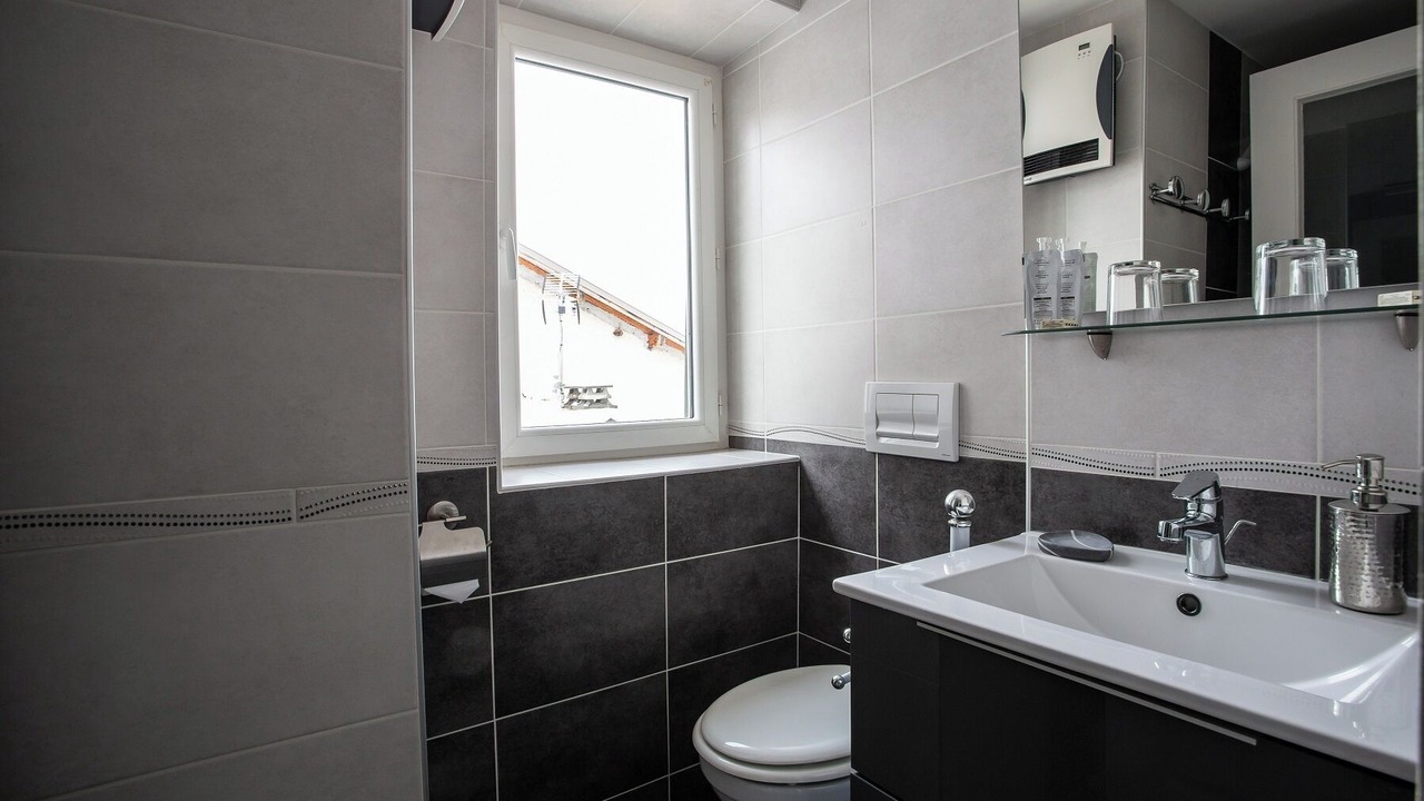 Photo of Bathroom in Embrun