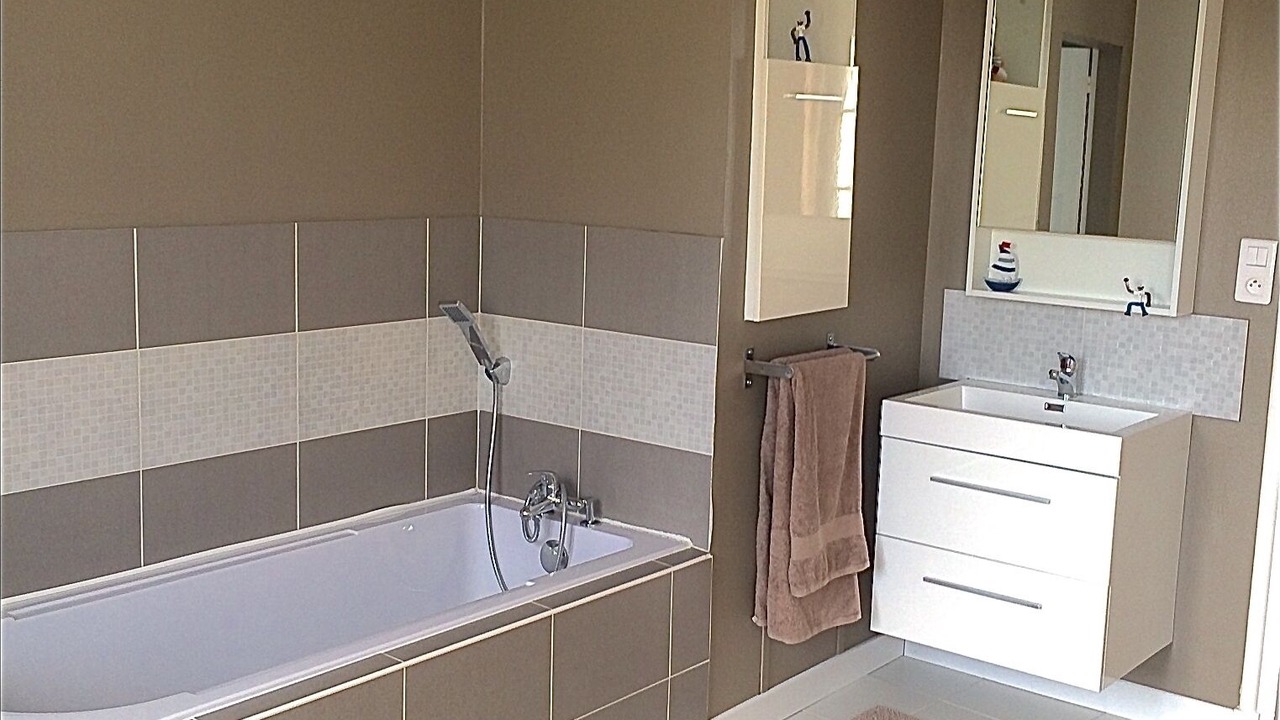 Photo of Bathroom in Port-en-Bessin-Huppain