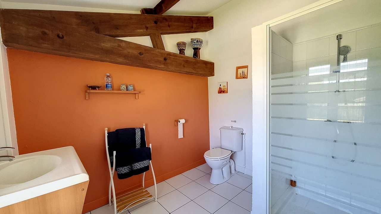 Photo of Bathroom in Sainte-Foy-la-Longue