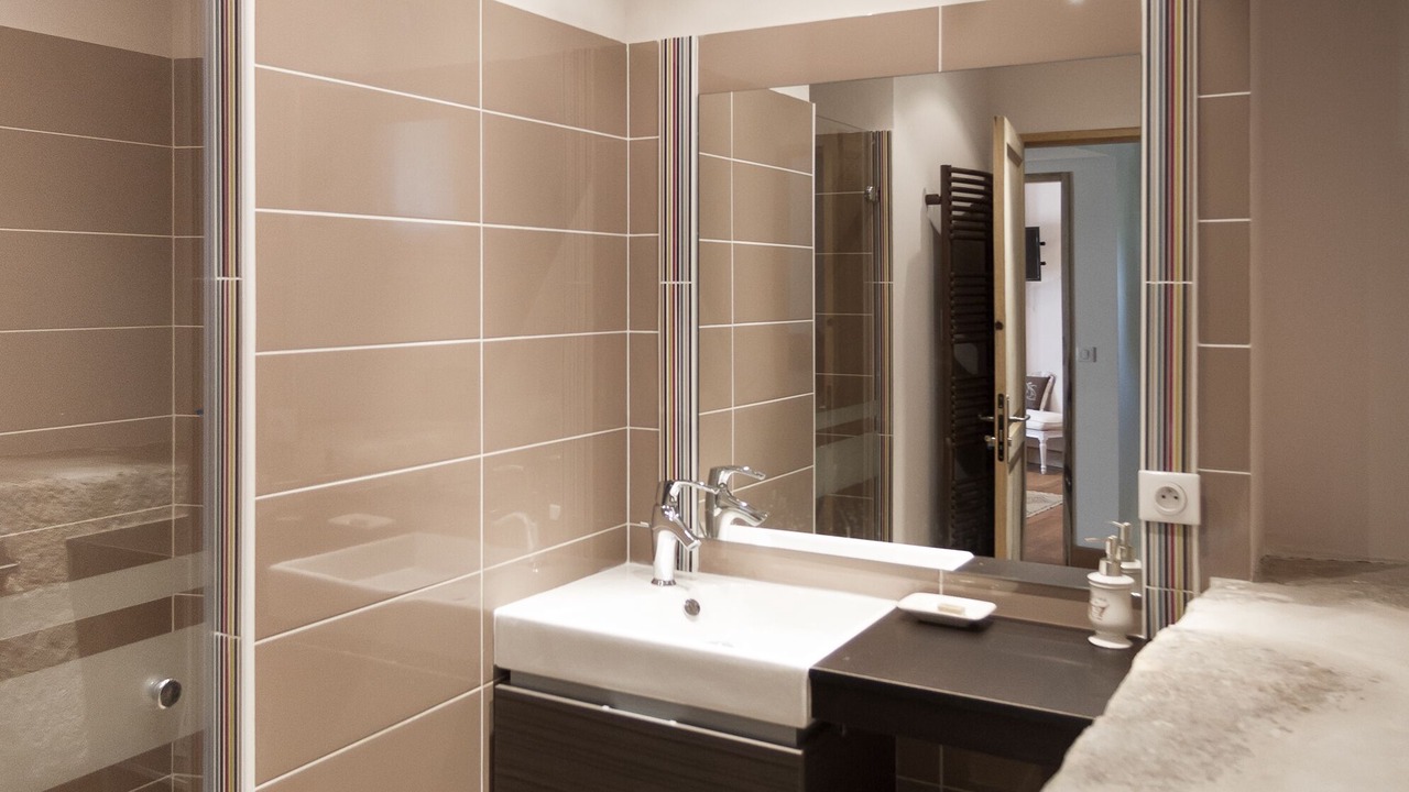 Photo of Bathroom in Eyragues