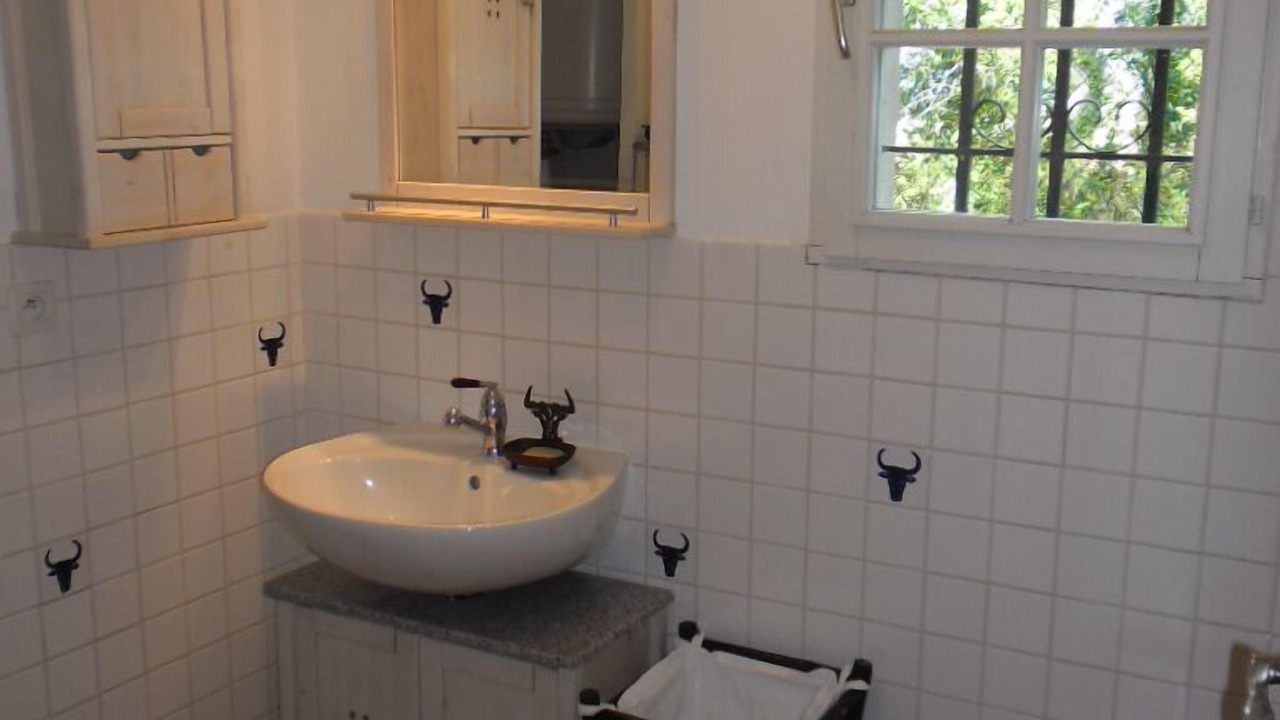 Photo of Bathroom in Arles