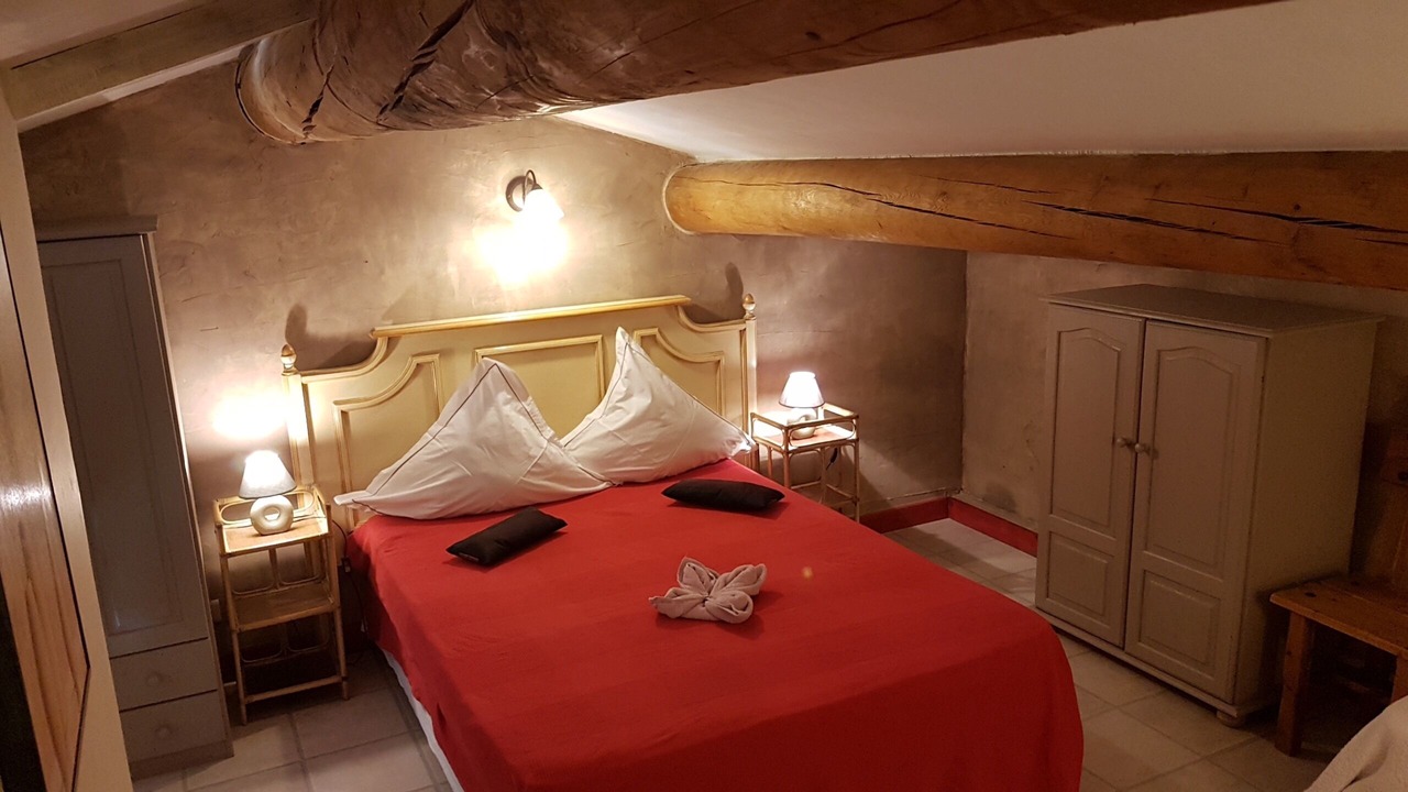 Photo of Bedroom in Eygalieres