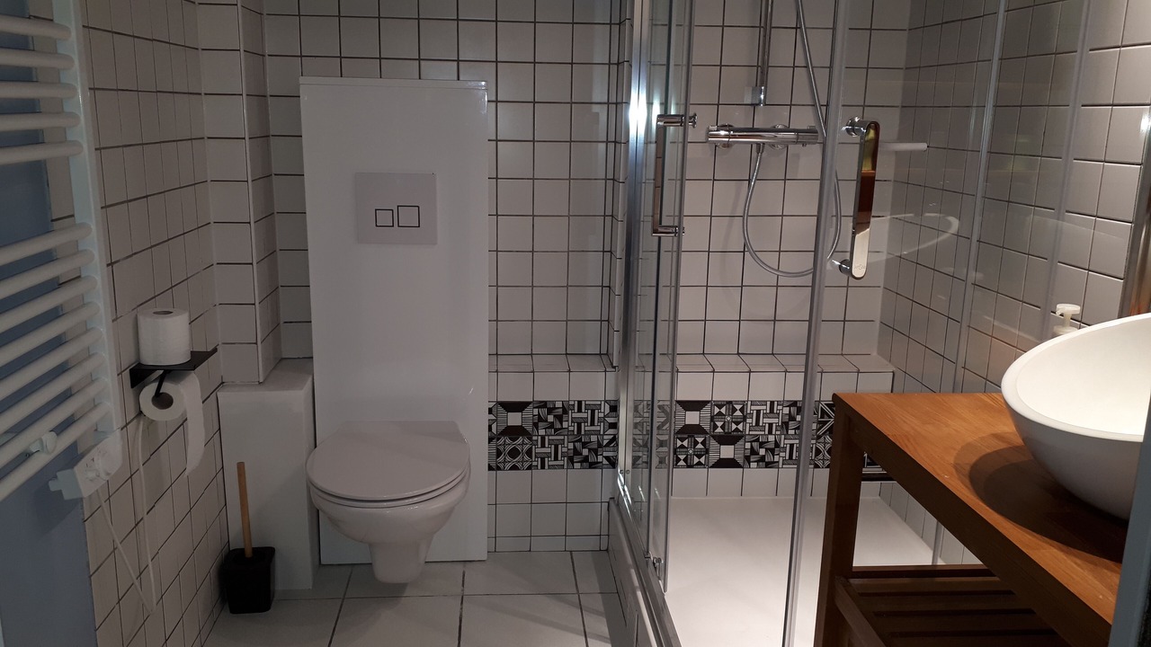 Photo of Bathroom in Quartier Saint-Ambroise