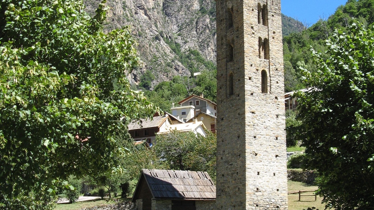 Photo of Others in Isola