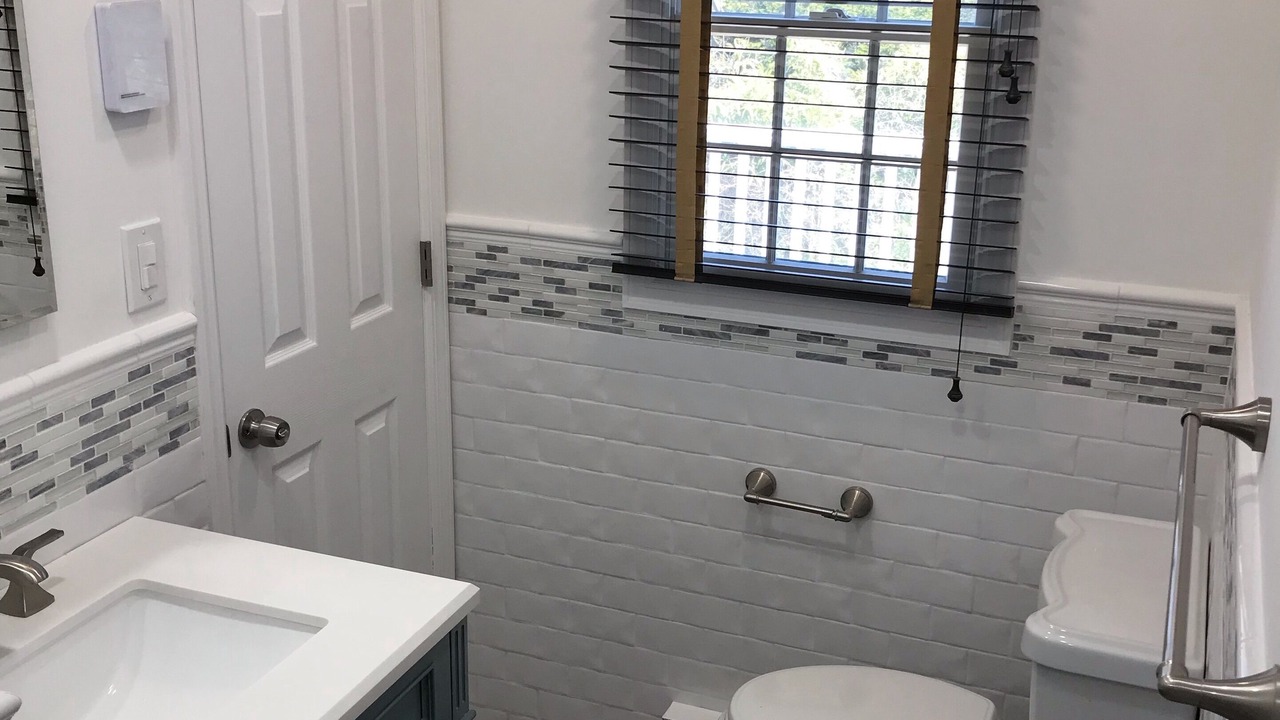 Photo of Bathroom in Culloden Shores